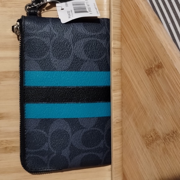 Coach Wristlet NWT - Picture 2 of 10